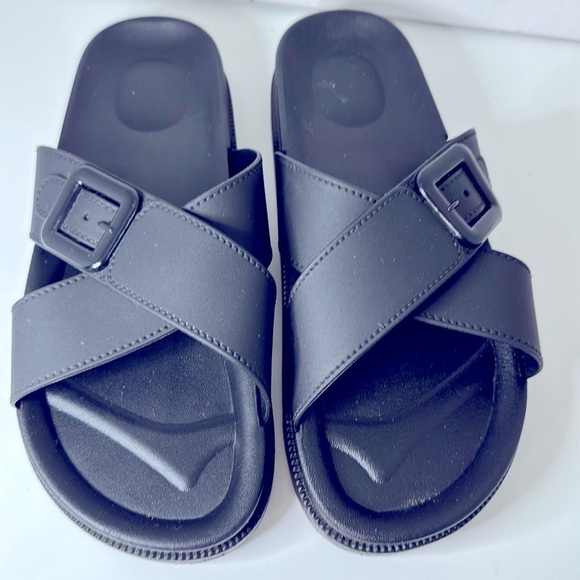 Black Slide Sandals with Buckle Size 7/8 Waterproof Slip On - Picture 1 of 8
